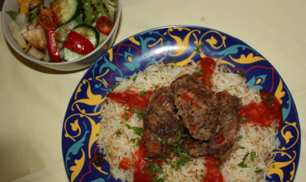 Köfte auf arabischem Basmatireis